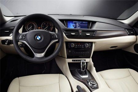 BMW X1       -