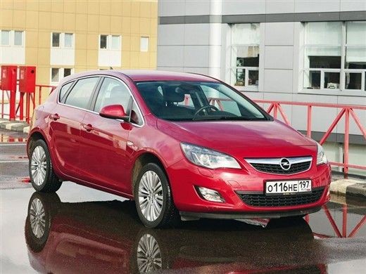 - Opel Astra 1.4 Turbo (2012)